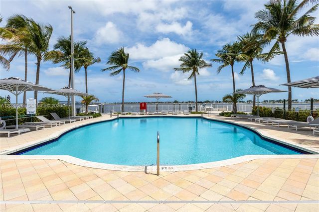 2101 NE Brickell Ave 2302, Miami, FL 33129
