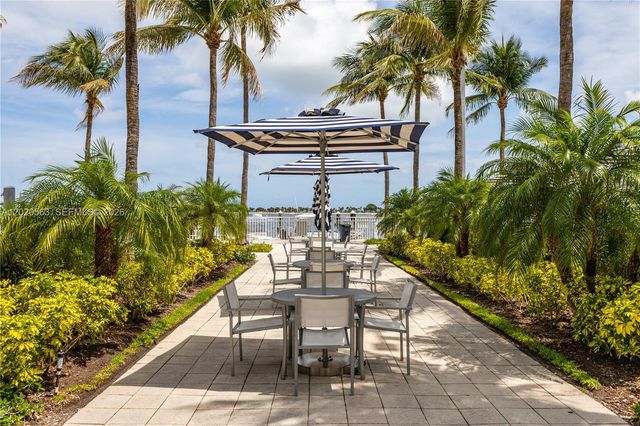 2101 NE Brickell Ave 2302, Miami, FL 33129