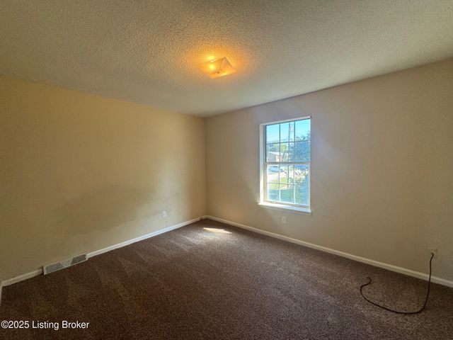 465 Wagon Wheel Trail, Radcliff, KY 40160