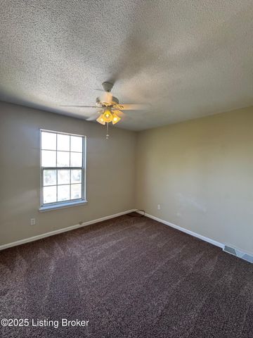 465 Wagon Wheel Trail, Radcliff, KY 40160