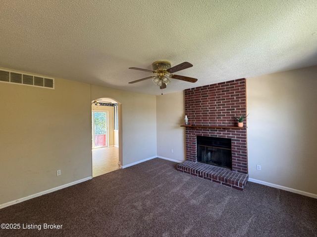465 Wagon Wheel Trail, Radcliff, KY 40160