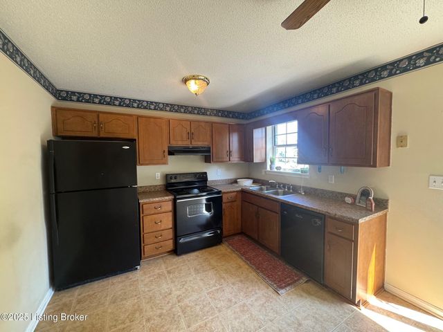 465 Wagon Wheel Trail, Radcliff, KY 40160