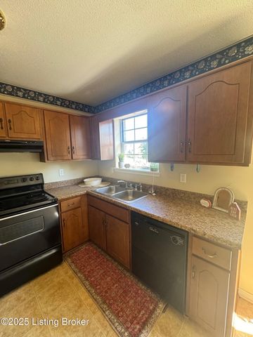 465 Wagon Wheel Trail, Radcliff, KY 40160