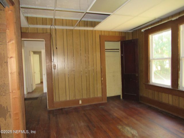 1985 ROWE Avenue, Jacksonville, FL 32208