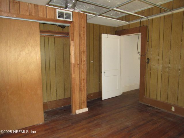 1985 ROWE Avenue, Jacksonville, FL 32208