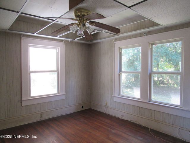 1985 ROWE Avenue, Jacksonville, FL 32208