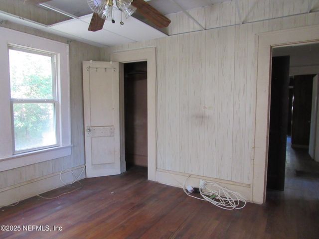 1985 ROWE Avenue, Jacksonville, FL 32208