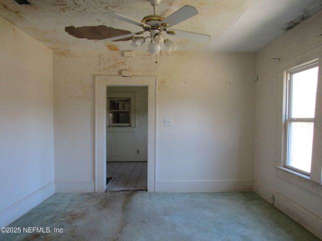 1985 ROWE Avenue, Jacksonville, FL 32208