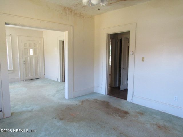 1985 ROWE Avenue, Jacksonville, FL 32208