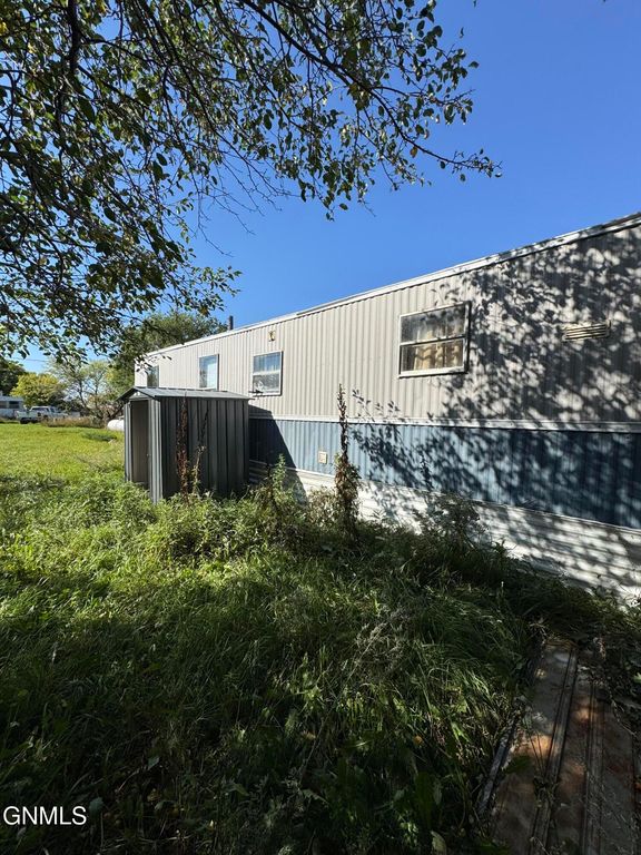 206 Washington Street, Noonan, ND 58765 photo 2