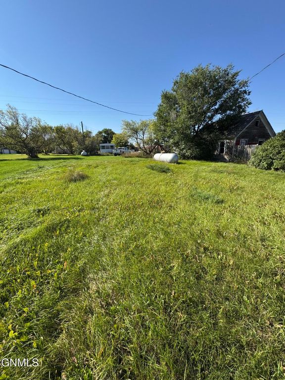 206 Washington Street, Noonan, ND 58765 photo 3