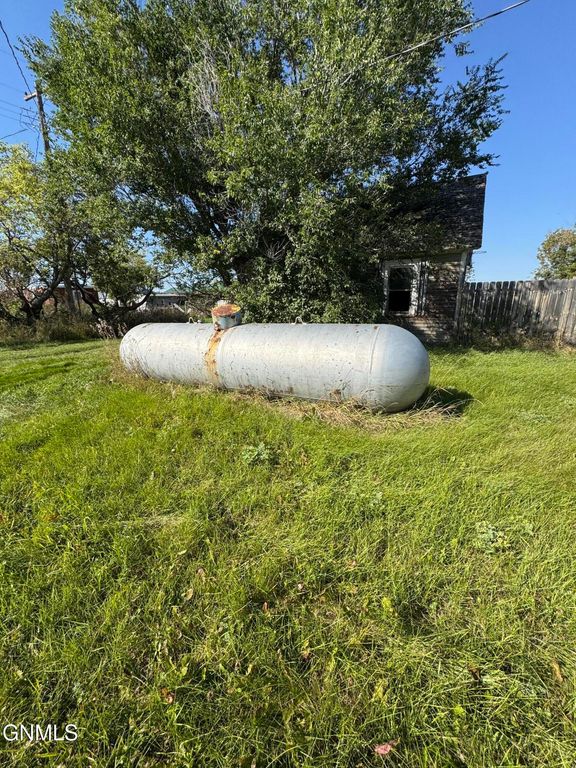 206 Washington Street, Noonan, ND 58765 photo 4