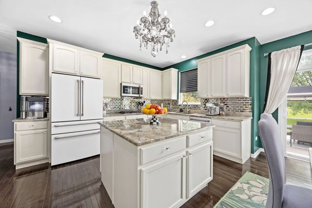 2297 Deerpath Road, Bolingbrook, IL 60490