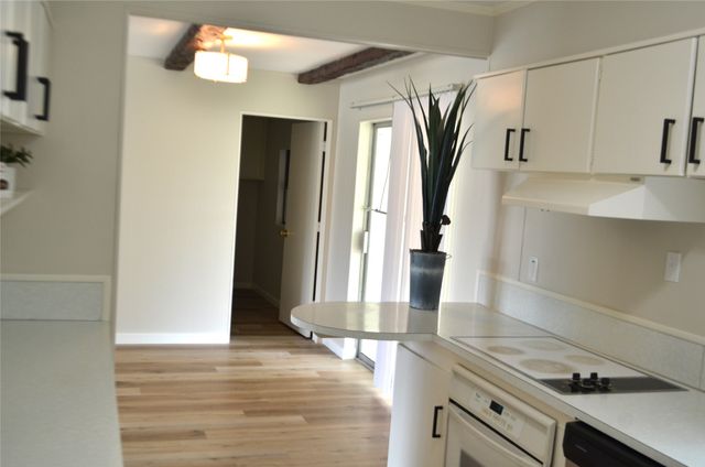 423 Live Oak Lane, Weatherford, TX 76086