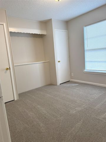 423 Live Oak Lane, Weatherford, TX 76086