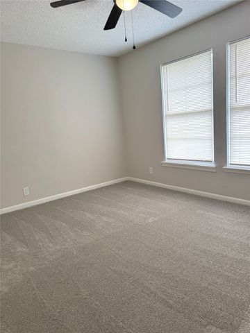 423 Live Oak Lane, Weatherford, TX 76086