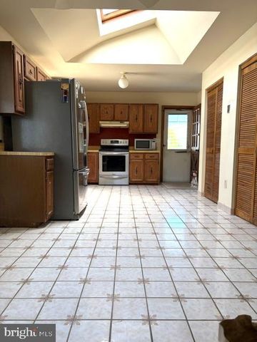 108 KINGBROOK RD, Linthicum Heights, MD 21090