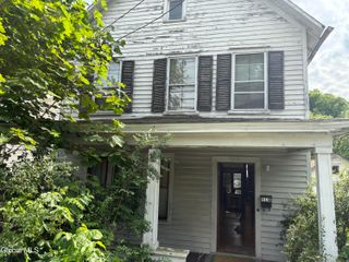 618 Kenwood Avenue, Bethlehem, NY 12054