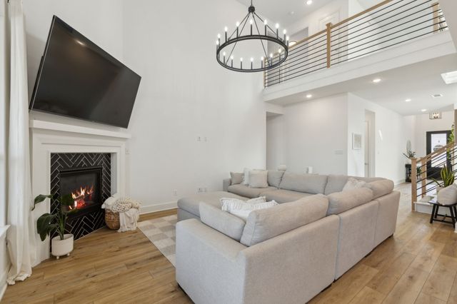 1812 Mcdougall Creek, Van Alstyne, TX 75495