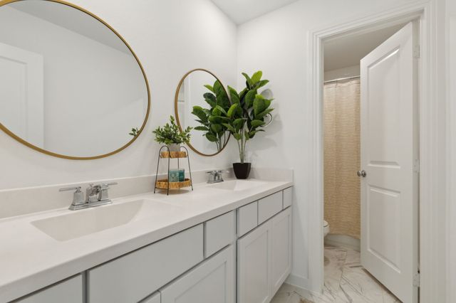 1812 Mcdougall Creek, Van Alstyne, TX 75495