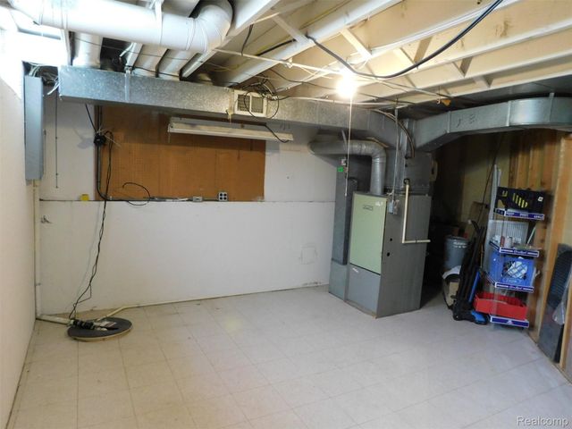 2208 NIAGARA Drive, Troy, MI 48083