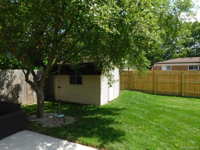 2208 NIAGARA Drive, Troy, MI 48083