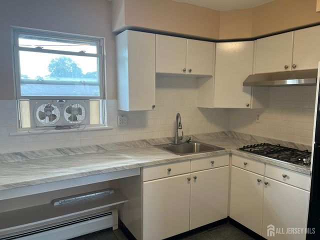 19 gramercy garden Place, Middlesex, NJ 08846