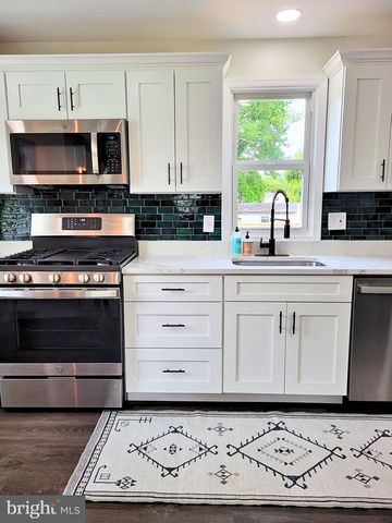 200 MOHICAN DR, Oxon Hill, MD 20745