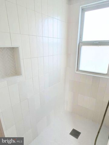 200 MOHICAN DR, Oxon Hill, MD 20745