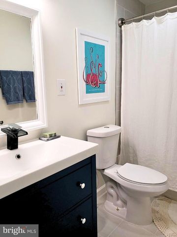 200 MOHICAN DR, Oxon Hill, MD 20745