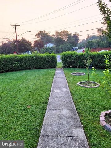 200 MOHICAN DR, Oxon Hill, MD 20745