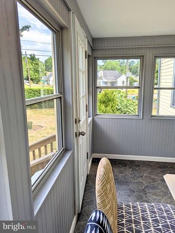 200 MOHICAN DR, Oxon Hill, MD 20745