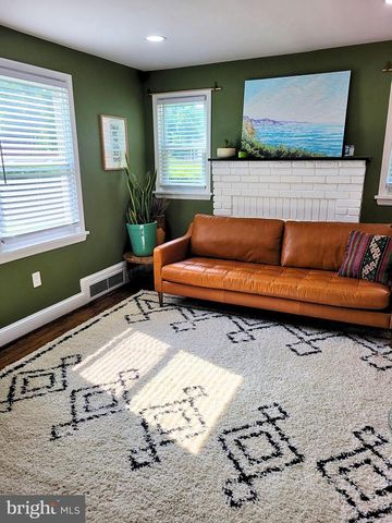 200 MOHICAN DR, Oxon Hill, MD 20745