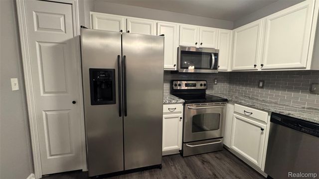 15228 Yale Drive 257, Clinton Charter Township, MI 48038