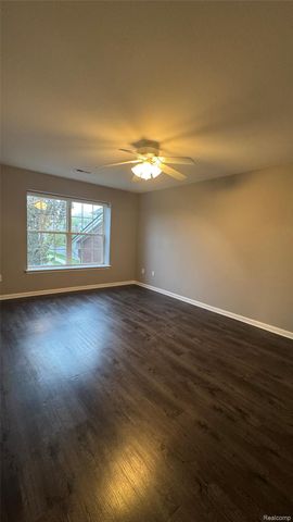15228 Yale Drive 257, Clinton Charter Township, MI 48038