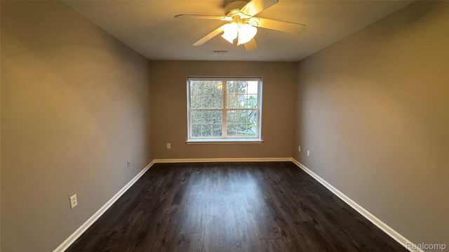 15228 Yale Drive 257, Clinton Charter Township, MI 48038