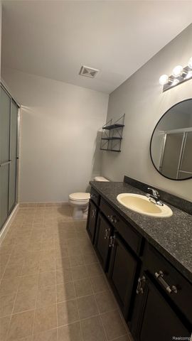 15228 Yale Drive 257, Clinton Charter Township, MI 48038