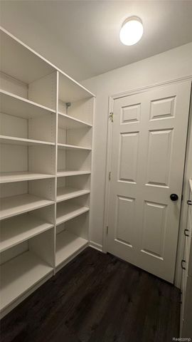 15228 Yale Drive 257, Clinton Charter Township, MI 48038