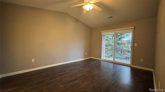 15228 Yale Drive 257, Clinton Charter Township, MI 48038