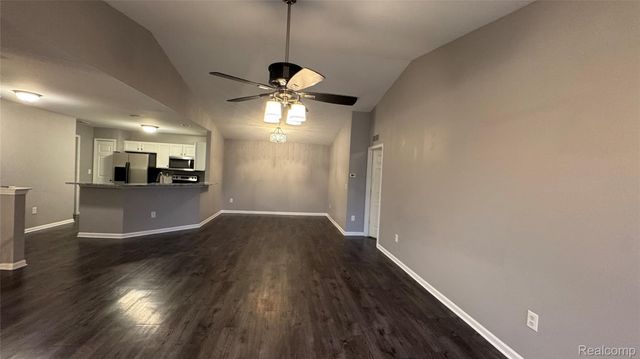 15228 Yale Drive 257, Clinton Charter Township, MI 48038
