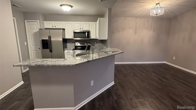 15228 Yale Drive 257, Clinton Charter Township, MI 48038