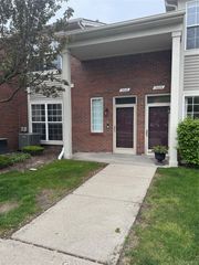 15228 Yale Drive 257, Clinton Charter Township, MI 48038