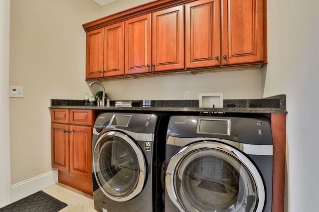 9 Louis Drive, Brookline, NH 03033