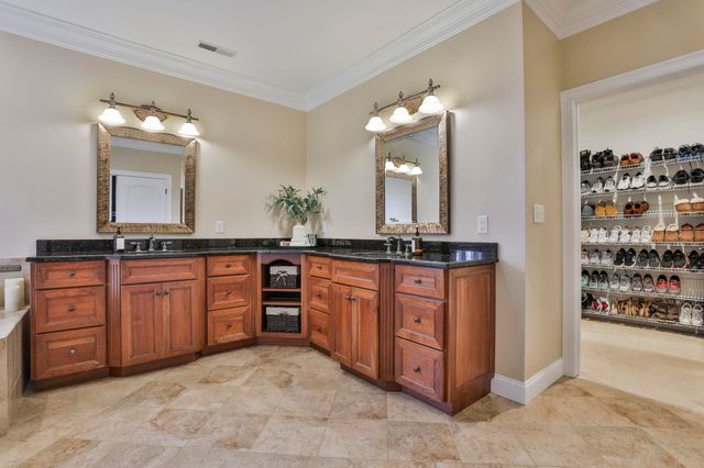 9 Louis Drive, Brookline, NH 03033