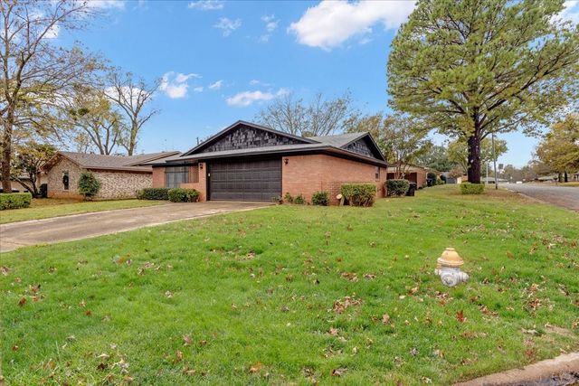 509 Dean Drive, Denison, TX 75020