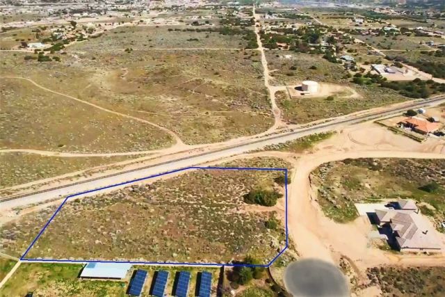 4 Whitehaven, Oak Hills, CA 92344