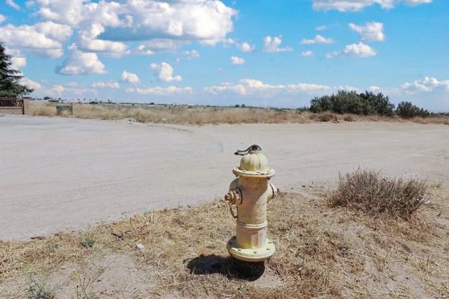 4 Whitehaven, Oak Hills, CA 92344