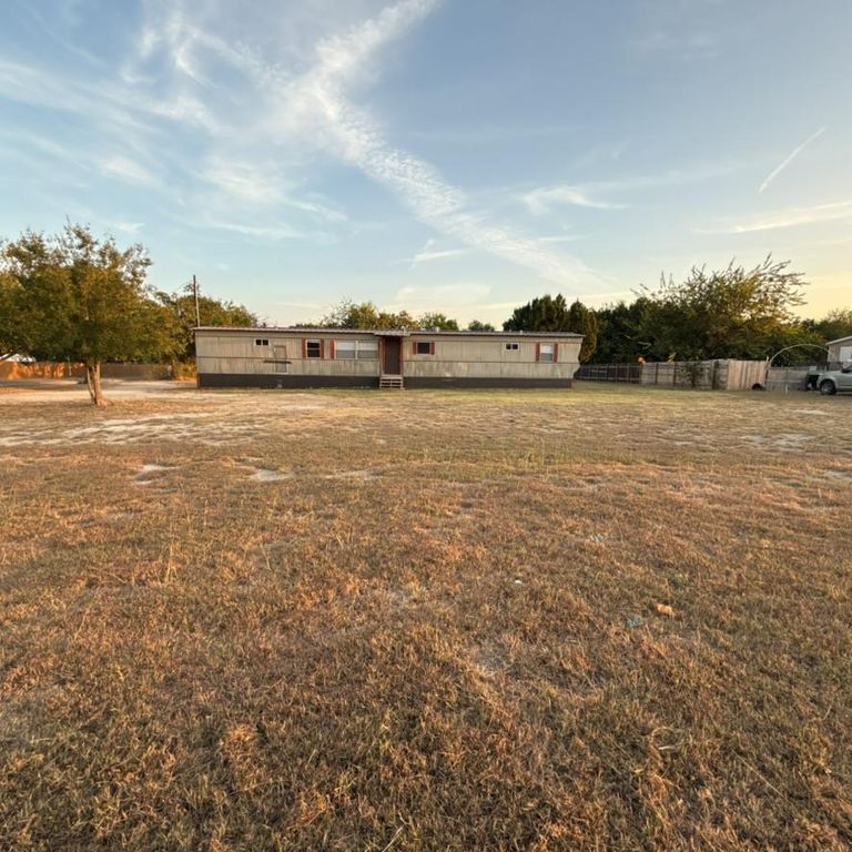 400 Phillip LN, Liberty Hill, TX 78642
