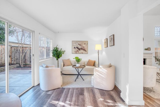 1681 Holly Cir, Pleasanton, CA 94566