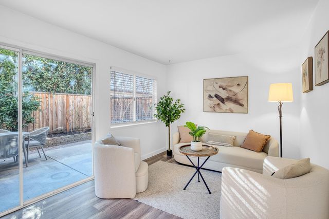 1681 Holly Cir, Pleasanton, CA 94566